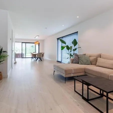 Moderne Ruime Luxe In Uden, Nederland *