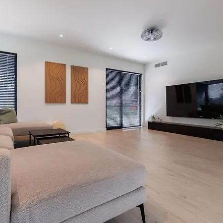 Villa Moderne Ruime Luxe In Uden, Nederland *