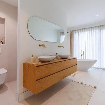 Moderne Ruime Luxe In Uden, Nederland Villa